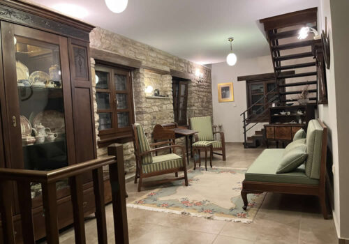 Κοινόχρηστοι χώροι Εικαστικού Ξενοδοχείου Γιωράλδη στα Άνω Πεδινά Ζαγοροχωρίων